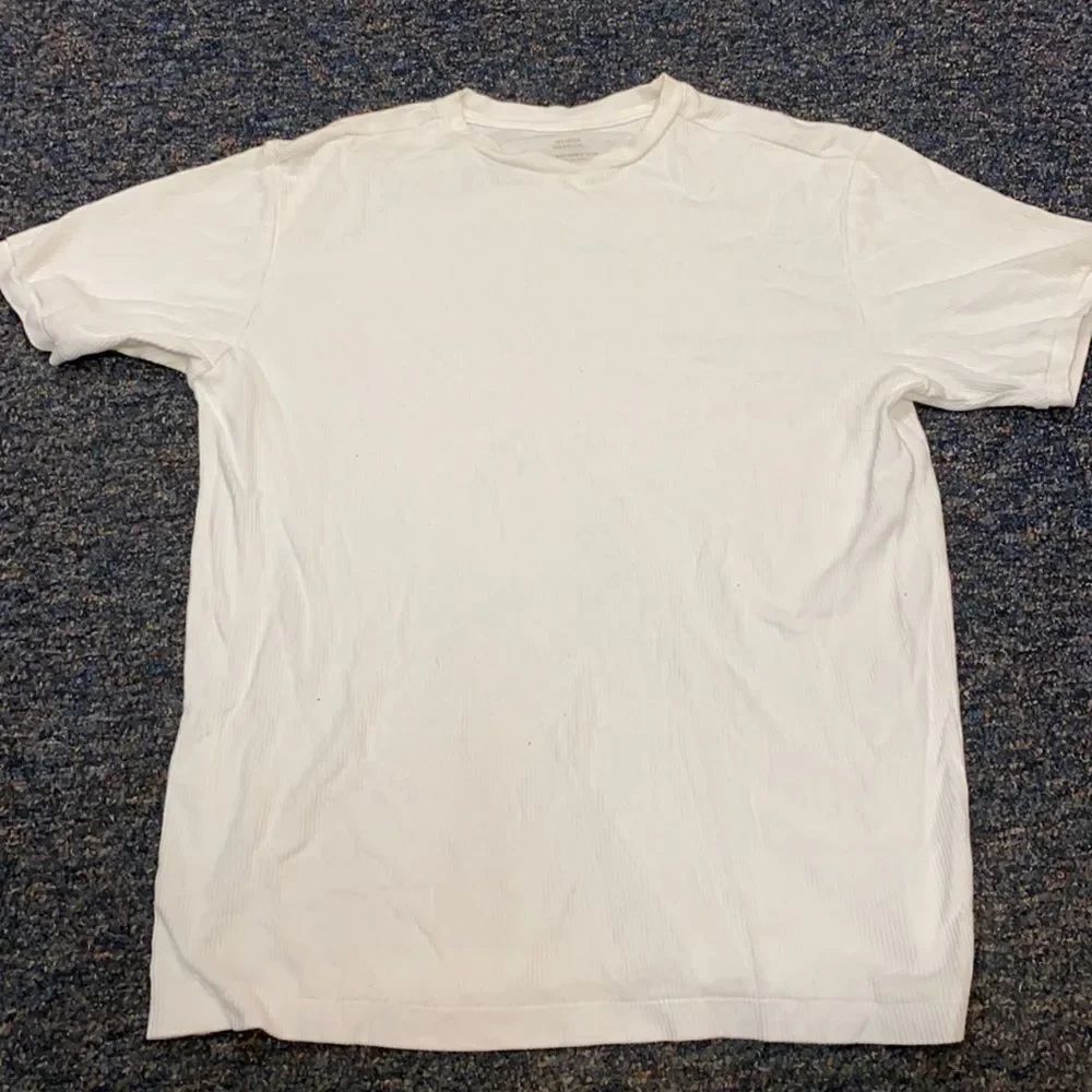 Urban Pipeline White Tee sz. M